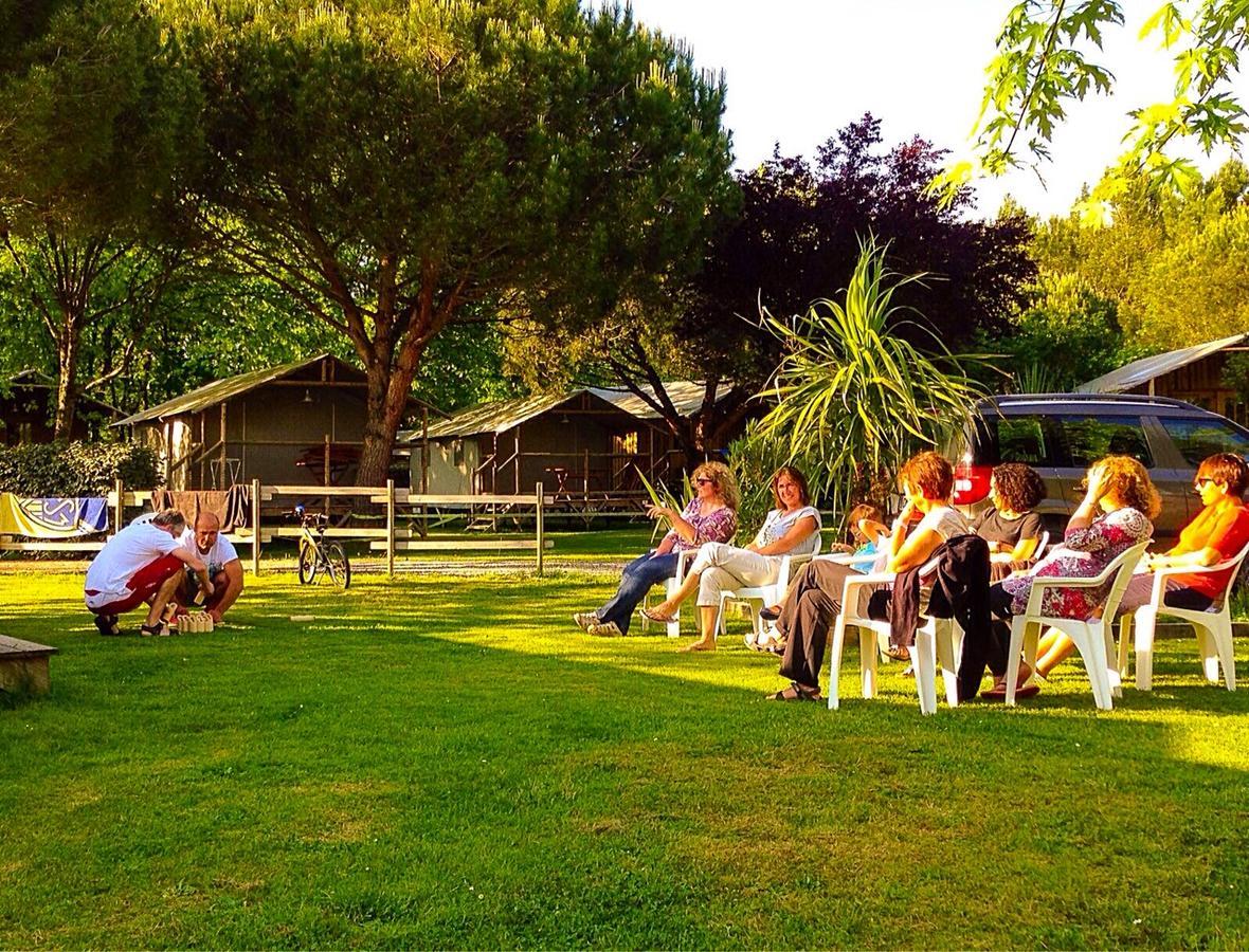 Camping Aux Couleurs Du Ferret Lège-Cap-Ferret Exteriör bild
